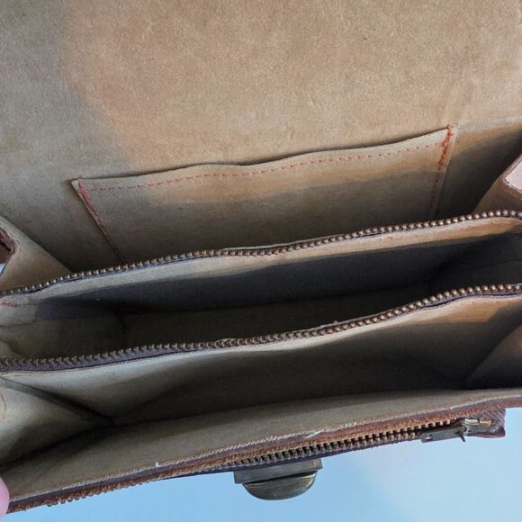 Vintage Leather Tooled Cross Body Bag. Western Style. OS - Picture 8 of 11